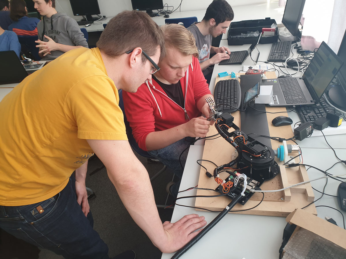 Die Teilnehmerteams realisierten bemerkenswerte Projekte